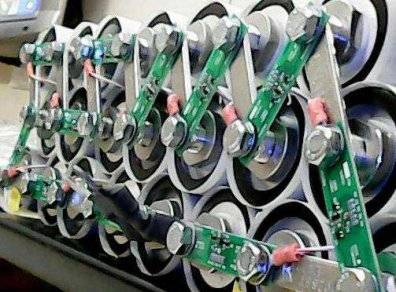 简述超级电容电池的特点和注意事项